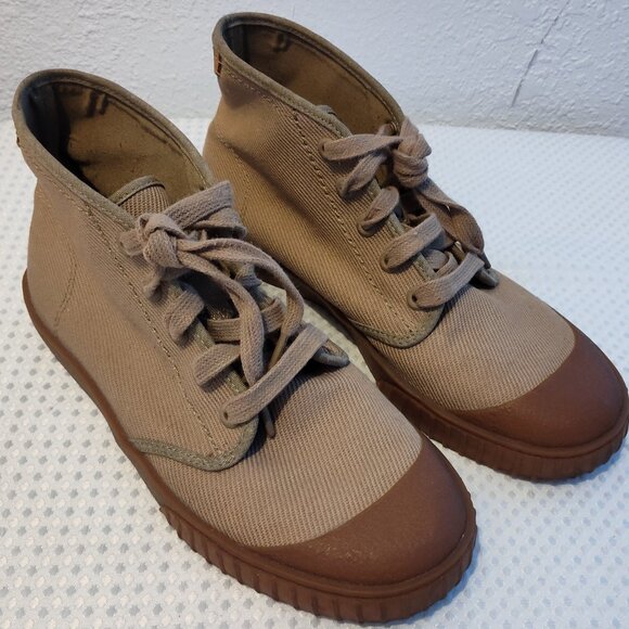 CLARKS, Mid-Top Boot, Canvas Sneaker, 8 - Picture 1 of 9